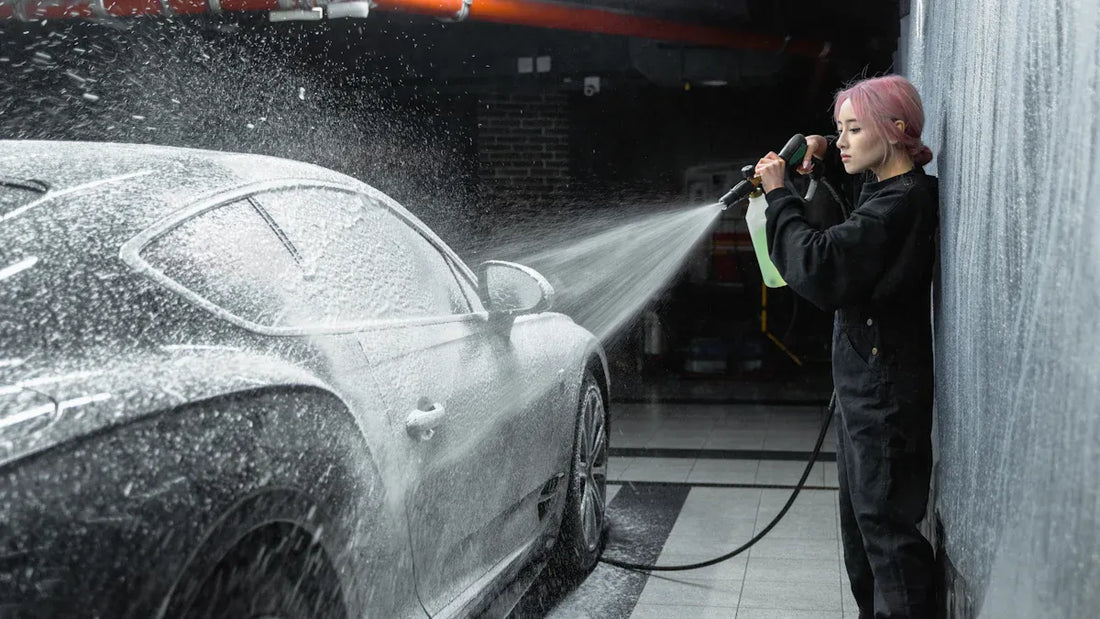 Hand Pump Foam Sprayer vs Foam Cannon