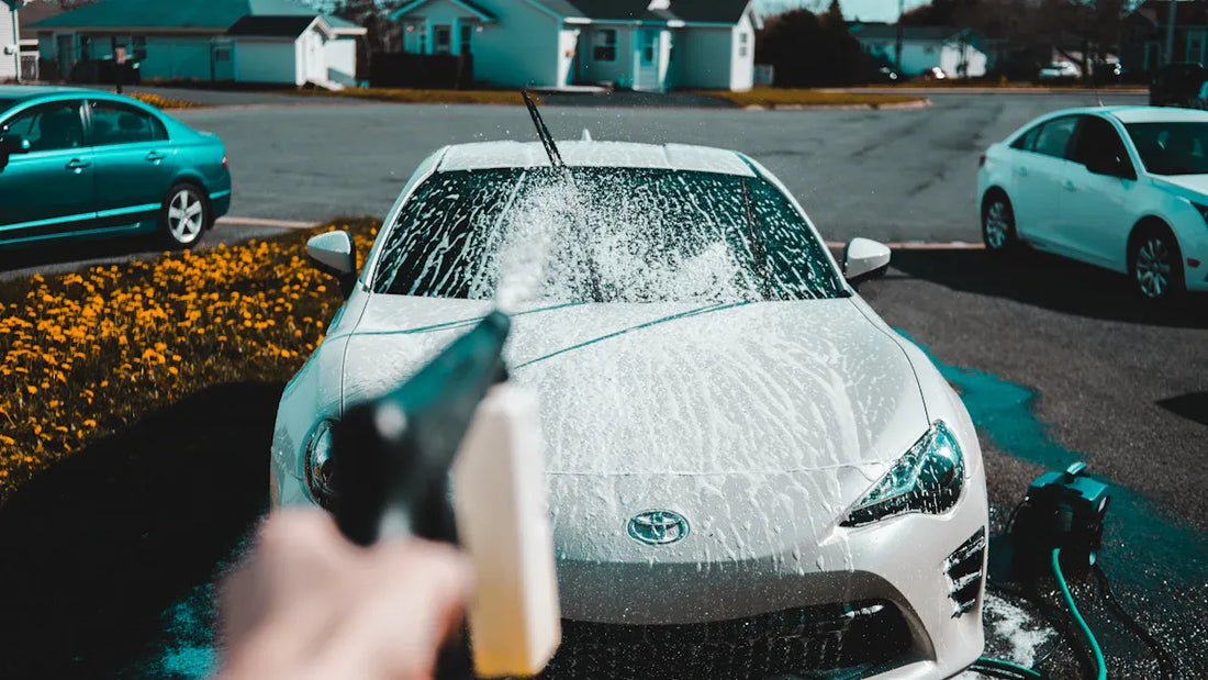 Washing car with water made easy and safe